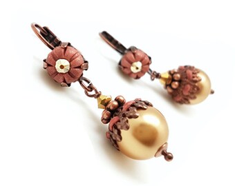 Earrings golden, bead dangling earrings for women in polymer clay, pearls beads and brass