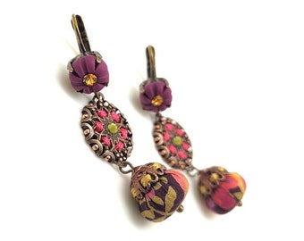 Boucles d'oreilles raffinées prune et fuchsia, bijou bohème en pâte polymère et tissu Liberty of London, bijou travaillé à la main