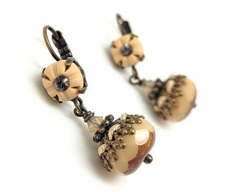 Beige sleeper earrings, jewel from polymer clay, metal and glass beads