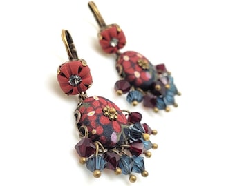 Boucles d'oreilles en tissu liberty of London fleuri, pâte polymère et cristal autrichien.