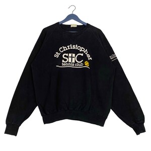 Vintage St. Christophers Tennis Club Graphic Crew Neck Sweatshirt Svart Pullover Tröja Storlek XL