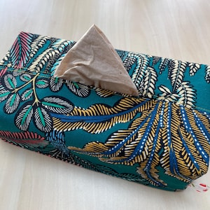 Reversible large tissue box cover