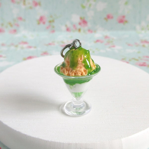 Charme parfait de dessert miniature, saveurs de gelée de citron vert et de crème glacée à l'abricot, cadeaux pour les gourmands