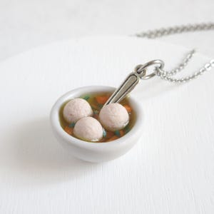 Pingente de sopa de almôndegas, colar, chaveiro, comida de argila de polímero