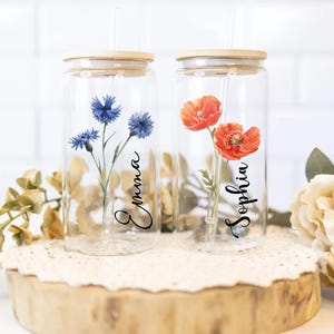 Personalized Flower Glass Cup Tumbler, Custom Name Iced Coffee Cup Floral, Custom Can Glass with Lid and Straw, Bachelorette Glass Cup