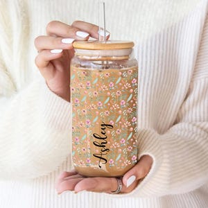 Personalized Iced Coffee Cup Floral Retro, Custom Can Glass with Lid and Straw, Bridesmaid Gift, Bachelorette Glass Cup, Bridesmaid Proposal