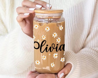 Personalisierte Gänseblümchen Glasbecher, benutzerdefinierte Eiskaffeeglas, Blumen Eiskaffeetasse, Gänseblümchen Glastasse, Eiskaffeetasse, Brautdusche Geschenke
