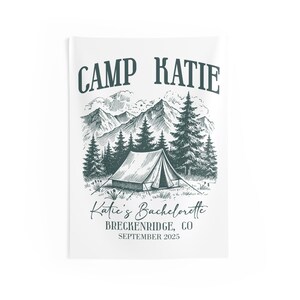 Benutzerdefinierte Lager Bachelorette Banner Personalisierte Lager Junggesellinnenparty Wandteppich Camping Bachelorette Flagge Lager Bachelorette Dekor Brautparty