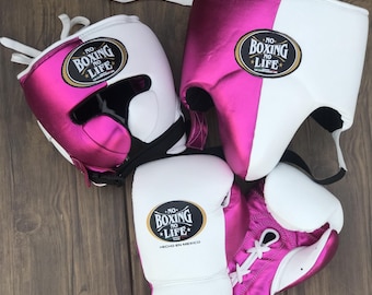 Conjunto de boxe em couro branco e rosa | Luvas de boxe, protetor de cabeça e protetor genital personalizados | Equipamento de sparring personalizado | Equipamento de treinamento