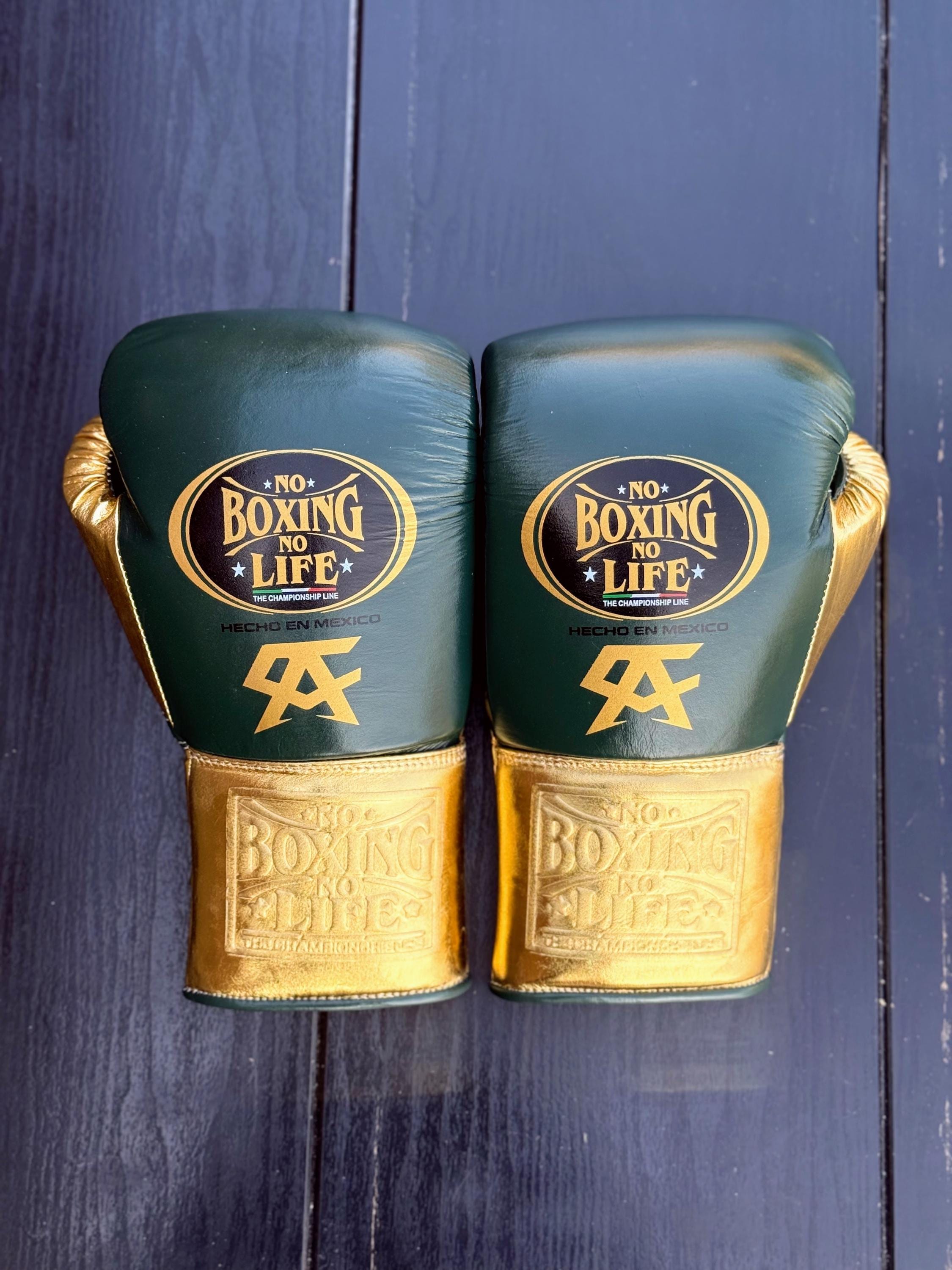 Personalized Boxing Gloves: Cowhide Leather, Custom Logo, Training & Sparring