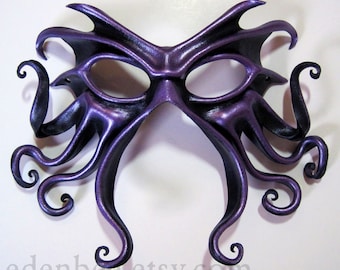 Máscara de cuero Cthulhu, pintada a mano en negro y púrpura, Halloween