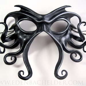 Cthulhu Leder Maske, handbemalt in metallic schwarz und silber, Halloween