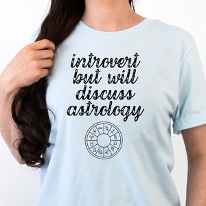 introverso astrologia sarcasmo detto abbigliamento scatola sarcastico maglietta astrologia maglietta, citazioni divertenti divertente adulto umoristico maglietta donne introverso