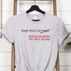 Brilliant x Wild / i ragazzi saranno ritenuti responsabili maglietta donna abbigliamento box sarcastico maglietta divertente per adulti maglietta umoristica donne femminismo