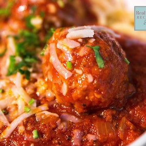 Receita de Almôndegas de Porco-espinho com Arroz Jantar em Família com Carne Almôndega Favorita Refeição Fácil para Carnívoros Prepare com Antecedência Congelador Alto Teor de Proteína Arquivo Digital