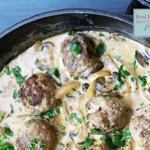 Receita de almôndega de estrogonofe da mamãe Jantar em família com carne Almôndegas favoritas Fácil carnívoro Keto refeição congelar carne alta proteína download digital