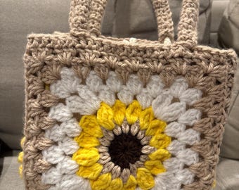 Sonnenblume häkeln Handtasche, häkeln Oma quadratische Tasche, süße Handtasche, Einkaufstasche, Geschenk für sie, Frau Geldbörse, häkeln