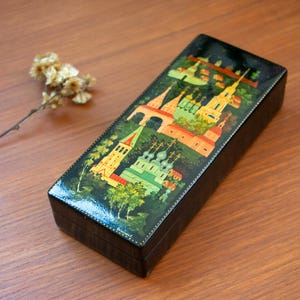 Vintage Russian Palekh Hand-painted Lacquer Trinket box