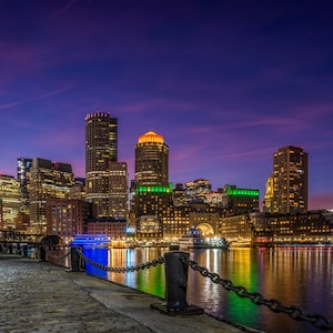Eine Nacht am Fan Pier in Boston | Boston | Massachusetts | Drucke | Leinwanddrucke | Acrylglasbilder