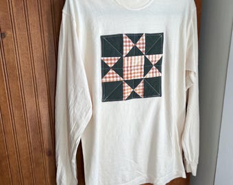 Camisa unisex de manga larga de algodón Quilted Comfort Colors, camisa reciclada con patchwork acolchado