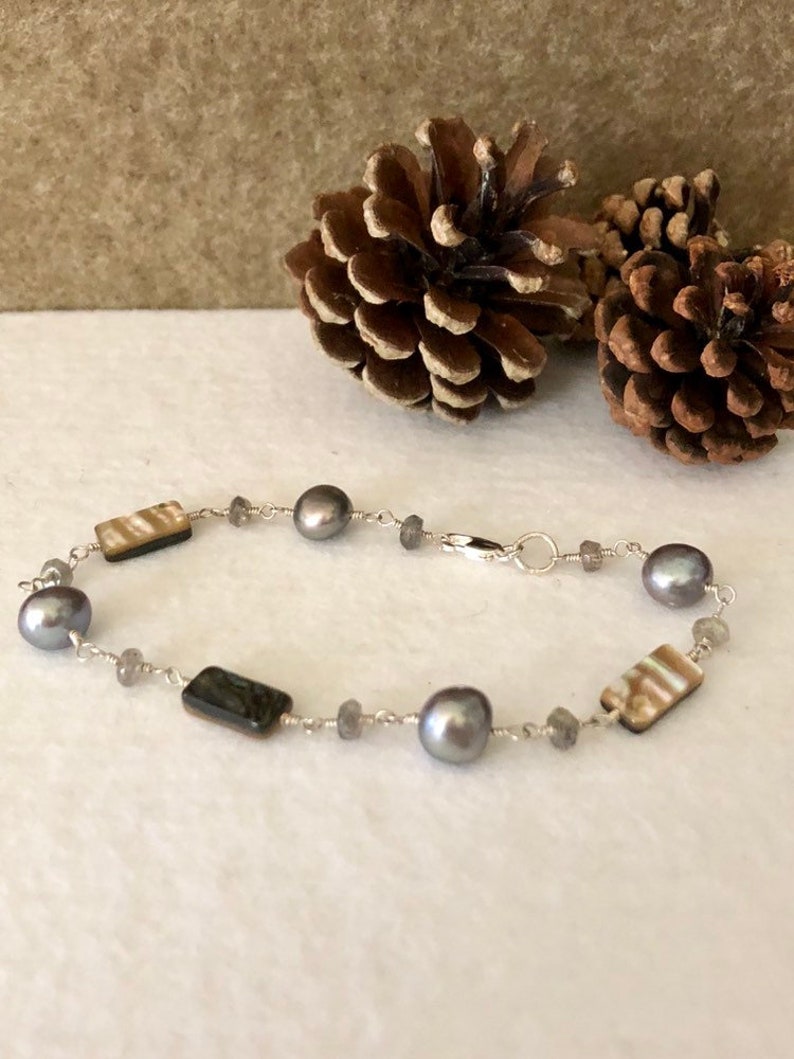 Gray Pearl, Labradorite and Abalone Bracelet, Dove Gray, Rainbow Abalone, Pastel Jewelry, Gray and Silver, Free Shippping image 4