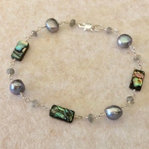 Gray Pearl, Labradorite and Abalone Bracelet, Dove Gray, Rainbow Abalone, Pastel Jewelry, Gray and Silver, Free Shippping image 3