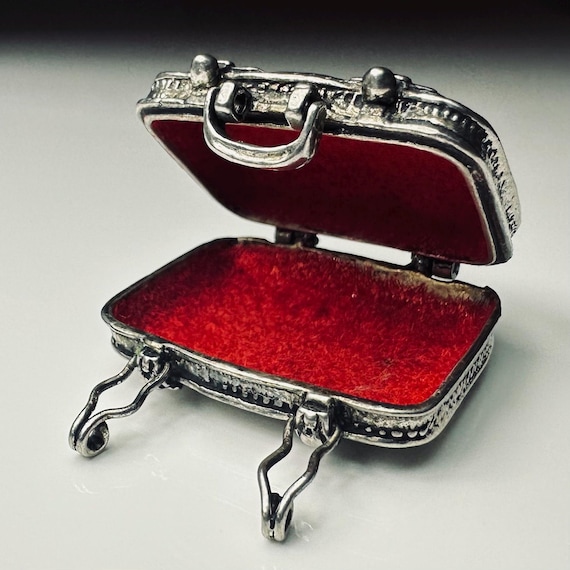 Beautiful handmade solid silver suitcase pill/rin… - image 4