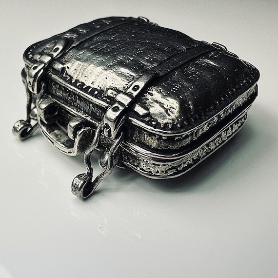 Beautiful handmade solid silver suitcase pill/rin… - image 3