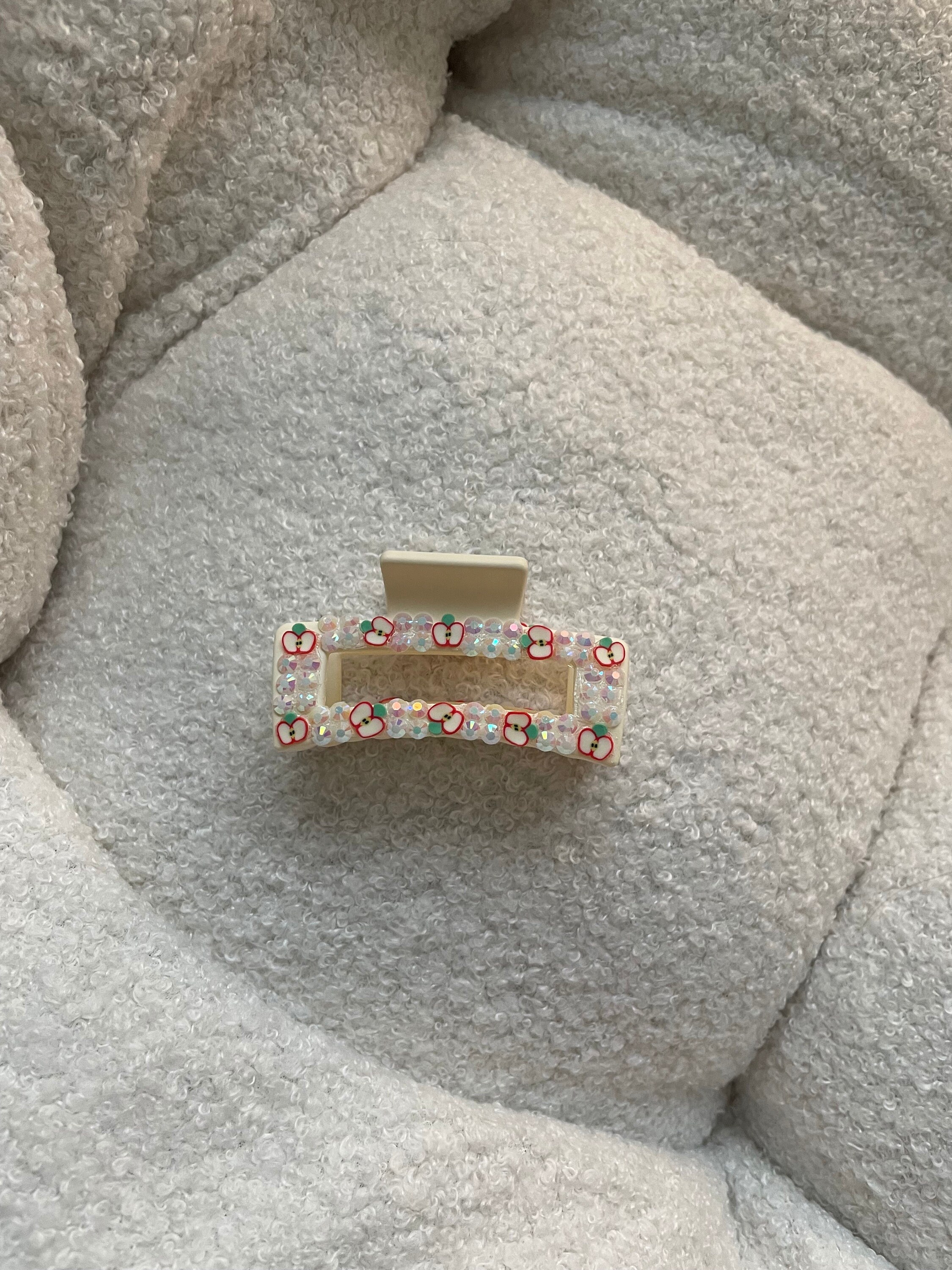 Crystal Apple hair clip embellished Paradise / Apple Core Hair Clip – YVMIN main image 3