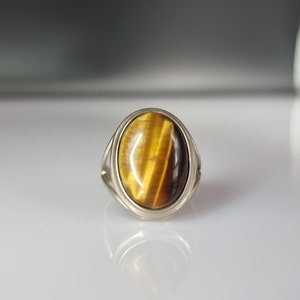 Elegant 6g Silver Tiger Eye Ring - Handcrafted Gemstone Jewellery
