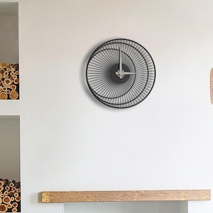 Bicycle Rims Metal Wall Clock – Modern Cycling Inspired Silent Clock – Oversized Decorative Wall Art for Living Room, Office & Gift