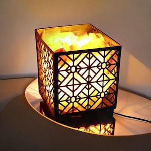 Himalaya-Salzlampe - Quadratischer Würfelkorb mit rosa Salzbrocken, Kristalllampe, einzigartigem Dekor & perfektes Weihnachtsgeschenk