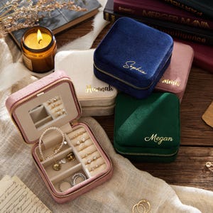 Personalized Jewelry Box|Wedding Favors|Bridesmaids Gifts|Gift for Her|Mother&#39;s Day Gifts|Graduation|Travel Velvet Jewelry Box|Arabic gift