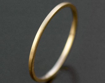 Distinctive Moder Band 1mm 14k Yellow Gold