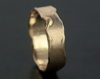 Melted Modern Band 5mm 14k Yelloe Gold