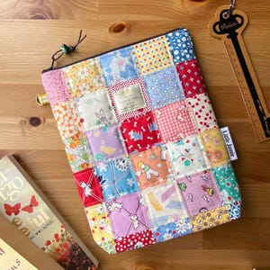 Quilted Book Sleeve / Patchwork / Handmade Book Cover / Padded Book Protector / Readers Gift / Book Lover / 30s Retro Vintage Color (Yellow)