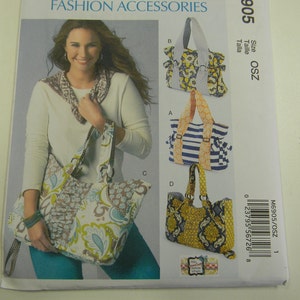 Uncut McCall&#39;s Pattern 6905 Fashion Accessories Bags