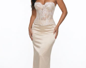 Champagne Lace Corset: Sculpting Floral Embroidery, Boned Silhouette, Timeless Feminine Style