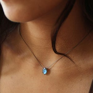 Hexagon Labradorit Halsband: Ädelstenssilkesnöre, Unisex Läkande Smycken