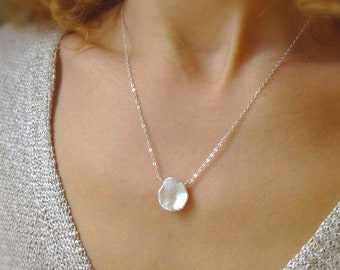 Single pearl necklace, keshi pearl necklace, June birthstone, delicate Pearl necklace, organic pearl necklace, pearl bridesmaid necklace,