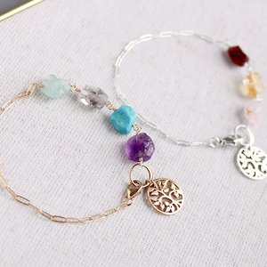 Family tree charm birthstone bracelet, Custom bracelet for grandmother, natural raw gemstones, anniversary gift for mom, gift for wife