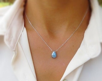 Labradorite necklace, dainty gemstone layering necklace, natural gemstone jewelry, small labradorite pendant, sterling silver, 14K GF
