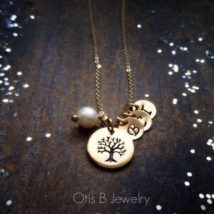 Collar personalizado para mamá, collar de árbol genealógico personalizado, regalo para abuela, collares con dijes iniciales grabados a mano para mujeres, collar para madres