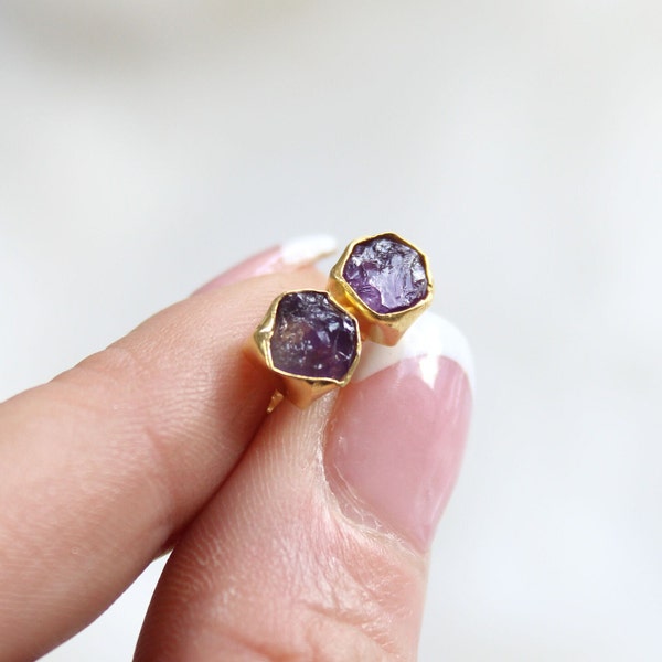 Minimal amethyst earrings, raw amethyst studs, tiny amethyst earrings, dainty rough cut amethyst crystal stud earrings, february birthstone