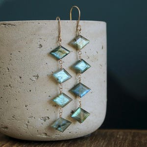 Pendientes colgantes de gancho LUXE de labradorita, con diamantes de imitación, joyería artesanal con piedras preciosas, llamativos