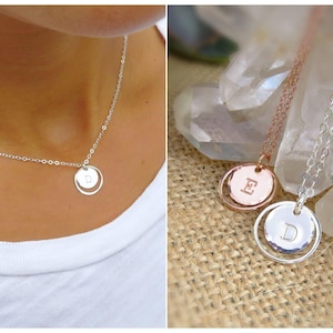 Collar con inicial simple, collar con letras personalizado, collar con dije personalizado, IMPERMEABLE, collar con círculo minimalista, collar para uso diario