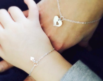 Set di braccialetti per mamma e figlia, regalo per la festa della mamma per la moglie, braccialetti con ciondoli a cuore abbinati per mamma ragazza, set regalo con bracciale regolabile da condividere