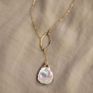 Keshi Perle Y-Halskette, lange Perlenketten für Frauen, weiße Perlentropfenkette, Cornflake Perlenkette, Schmuck Geschenk für sie