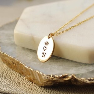 Collar con la frase "Te amo", dije ovalado, regalo de joyería hecho a mano para mujeres, regalo de aniversario para esposa, estampado a mano, collares en capas para mujeres