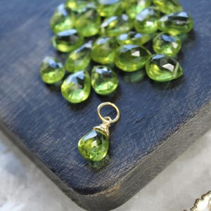 Small peridot charm, removable gemstone charm for permanent jewelry, earring charms, august birthstone, Leo gift for her, wrapped stones